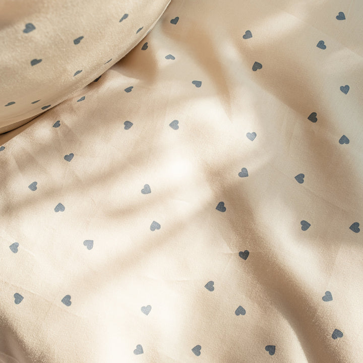 That's Mine Levi sengetøj - Love dust blue - 100% Organic cotton Buy Sengetøj||Udsalg||Alle||Forår og sommer 2025||alt minus sløjfe||Spring25 here.
