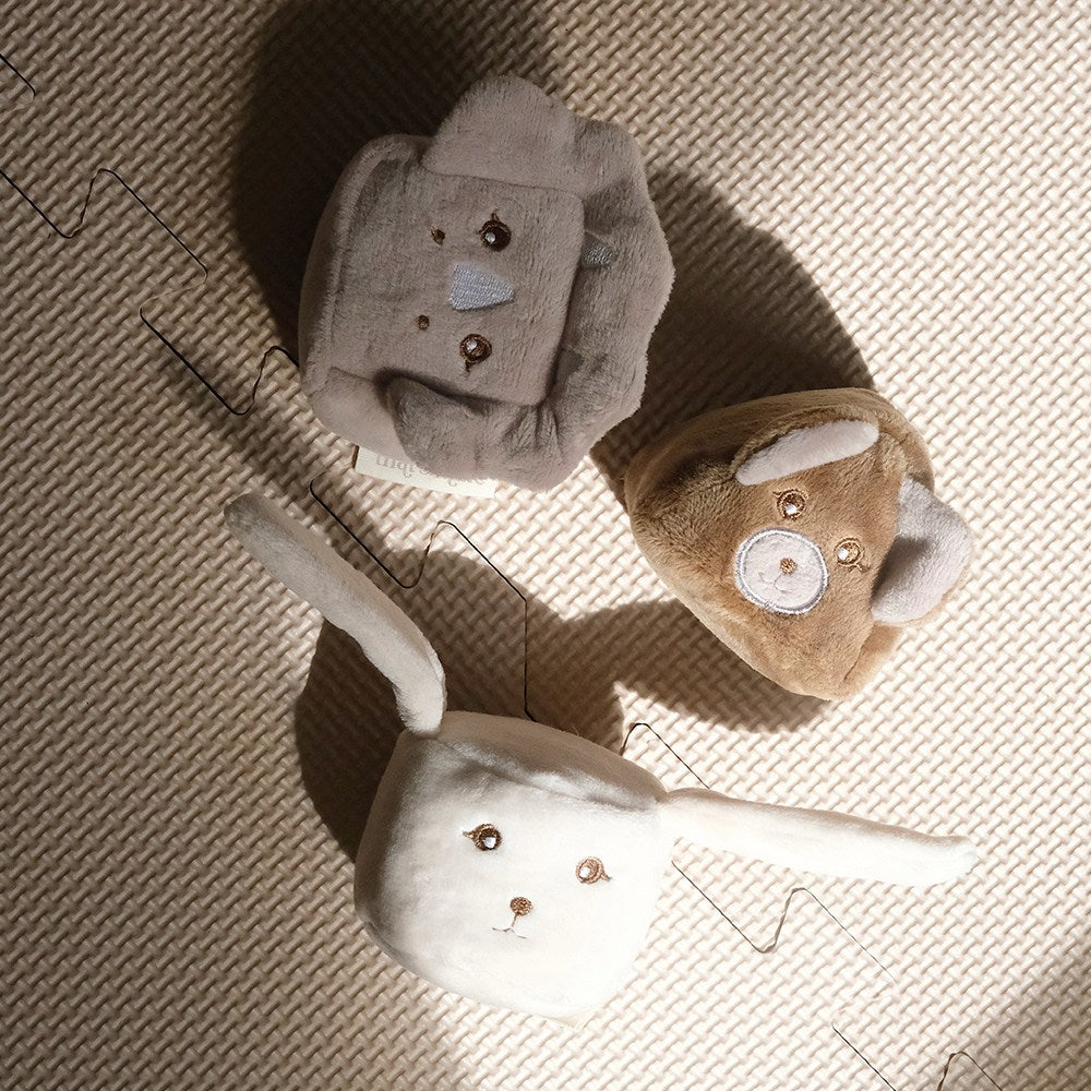 That's Mine Sadie stableblokke - Dino, bear and bunny - 60% Polyester / 40% Plastic particles Buy Legetid||Legetøj||Aktivitetslegetøj||Alle||Favoritter||personale||Gaver under 200 kr.||alt minus sløjfe||NOOS||mette-sale||Dinosaurtøj & kostumer here.