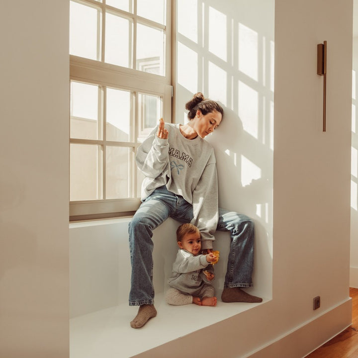 That's Mine Auguste sweatshirt - Mama - 100% cotton Buy Tøj||Overdele||Sweatshirts||Alle||personale||Efterür & vinter 2025||alt minus sløjfe||SweatsÌt||mette-sale||drop 1 aw25 here.