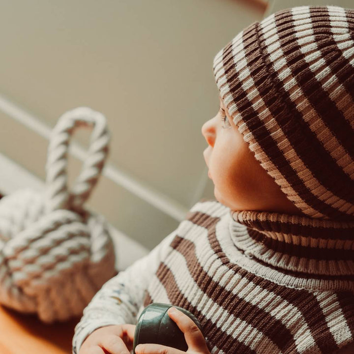 That's Mine Ivan neckwarmer - Brown stripe - 100% Organic cotton Buy Tøj||Overdele||Strik||Alle||personale||Efterür & vinter 2025||alt minus sløjfe||mette-sale||drop 1 aw25 here.