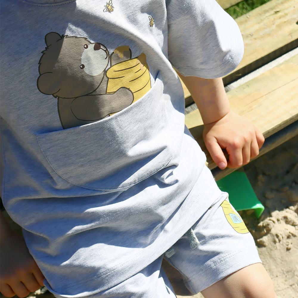 That's Mine Lucas set - Bees and bears - 95% organic cotton / 5% elastane Buy Tøj||Alle||personale||Bees and bears||alt minus sløjfe||That's Mine x Luksusbaby||mette-sale here.