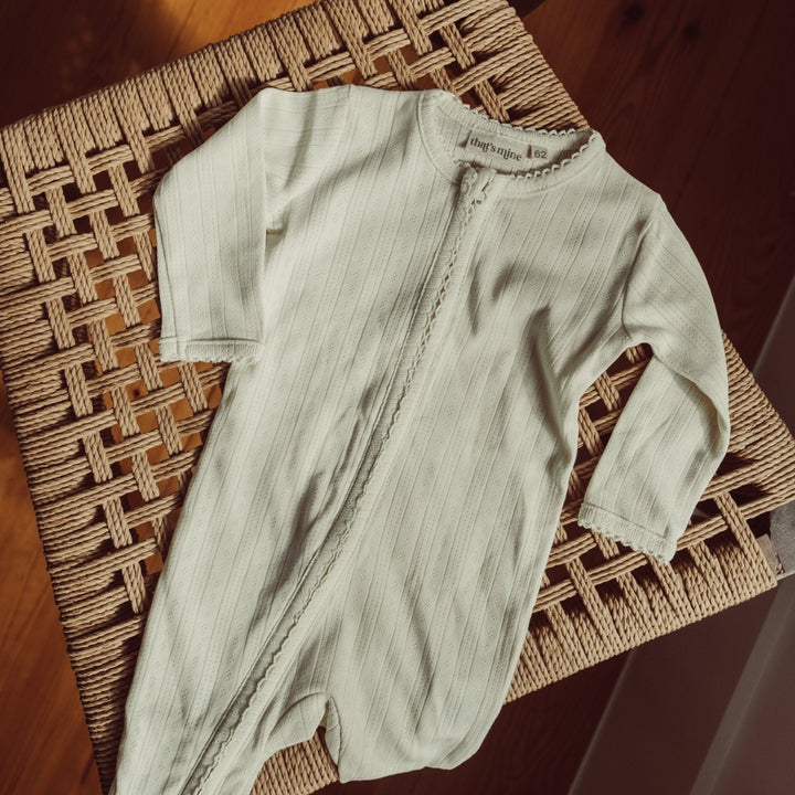 That's Mine Allie onesie - Antique white - 100% Organic cotton Buy Tøj||Overdele||Onesies||Alle||Favoritter||personale||Basics||Influencer choice||alt minus sløjfe||NOOS||Antique white||mette-sale here.