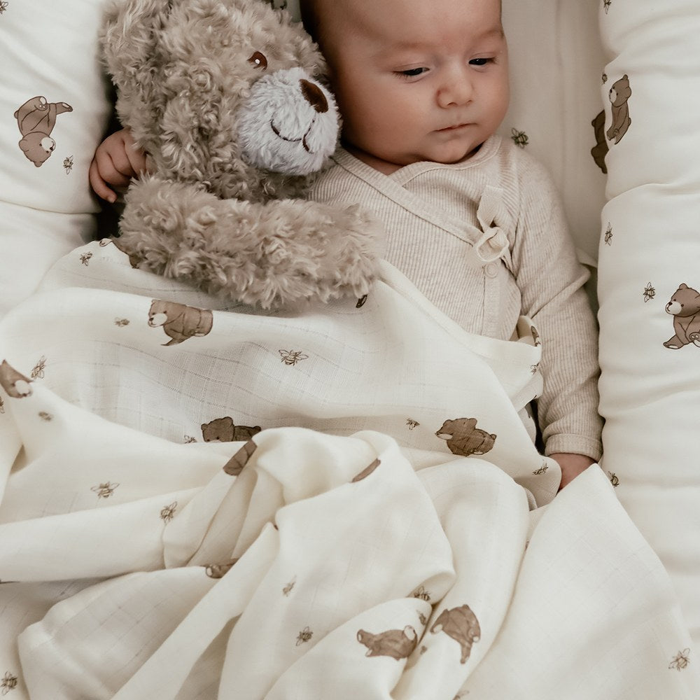 That's Mine Jana svøb - Bees and bears - 100% Organic cotton Buy Amning & pusletid||Pusle||Babysvøb||Alle||Favoritter||personale||Bees and bears||alt minus sløjfe||NOOS||mette-sale here.