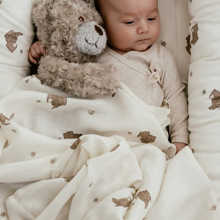 That's Mine Jana svøb - Bees and bears - 100% Organic cotton Buy Amning & pusletid||Pusle||Babysvøb||Alle||Favoritter||personale||Bees and bears||alt minus sløjfe||NOOS||mette-sale here.