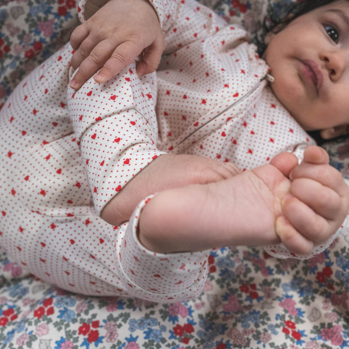 That's Mine Elliotte onesie - Lots of love red - 48% Organic cotton / 47% Modal / 5% Elastane Buy Tøj||Overdele||Onesies||Summer Sale||Alle||Basics||Udsalg - tøj||Forår og sommer 2025||alt minus sløjfe||Spring25||Lots of love red||Udsalg - Forår & sommer '25||Summer Bundle||mette-sale here.