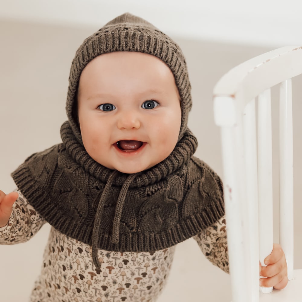 That's Mine Bonnette strikket pointelle hjelm - Earth brown melange - 100% Organic cotton Buy Tøj||Overdele||Strik||Summer Sale||Alle||Tøjbundle||Udsalg - tøj||alt minus sløjfe||5 for 399||Brown melange||mette-sale here.