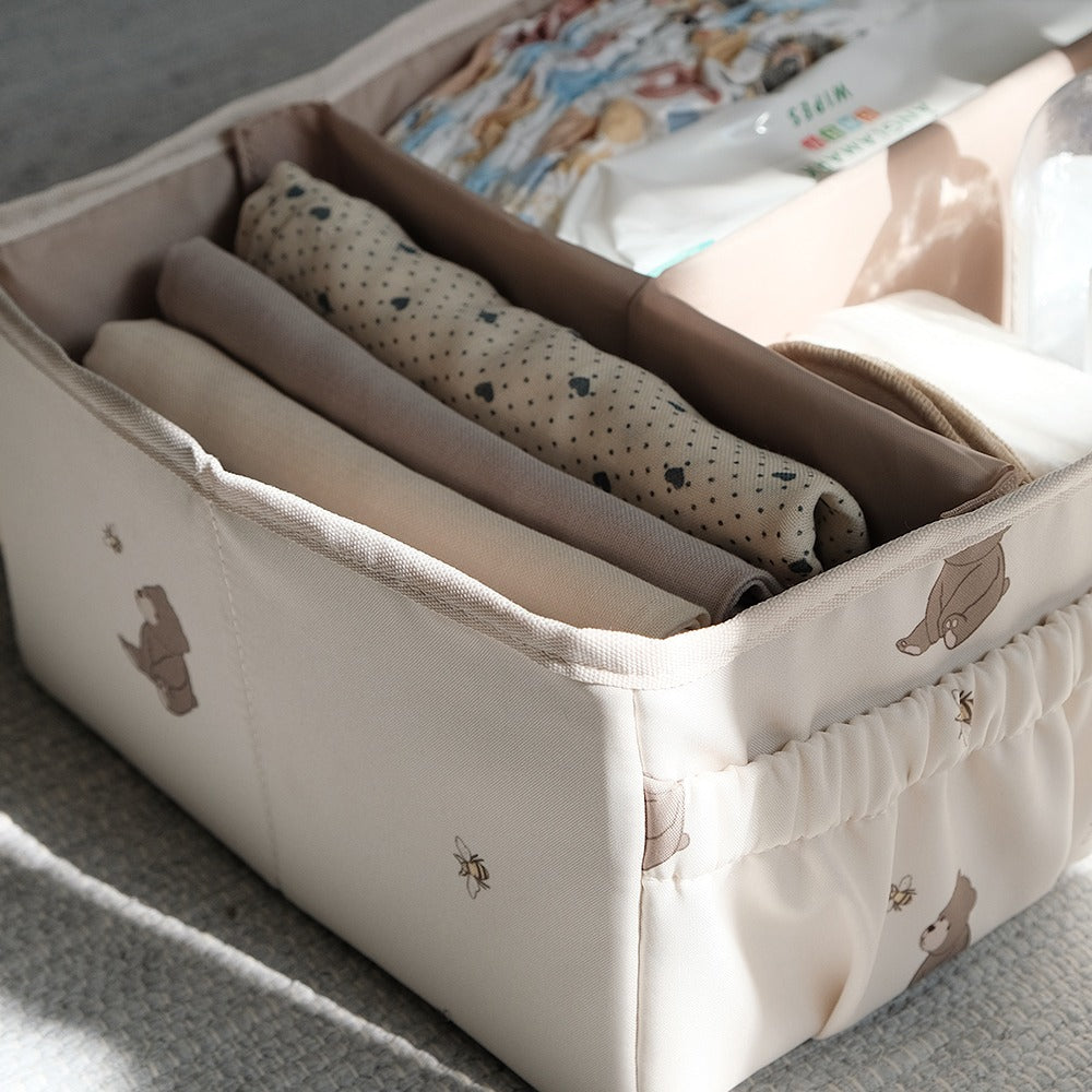 That's Mine Lily pusleopbevaringskasse - Bees and bears - 100% Recycled polyester Buy Amning & pusletid||Pusle||Alle||Favoritter||personale||Bees and bears||AW24 - VIP adgang||EfterÄr og vinter 2024||Pusleopbevaringskasser||ForÄr og sommer 2025||Gaver under 200 kr.||alt minus slÞjfe||NOOS||mette-sale here.