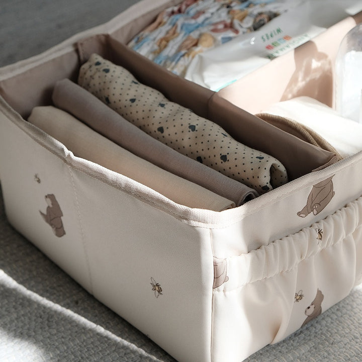 That's Mine Lily pusleopbevaringskasse - Bees and bears - 100% Recycled polyester Buy Amning & pusletid||Pusle||Alle||Favoritter||personale||Bees and bears||AW24 - VIP adgang||EfterÄr og vinter 2024||Pusleopbevaringskasser||ForÄr og sommer 2025||Gaver under 200 kr.||alt minus slÞjfe||NOOS||mette-sale here.