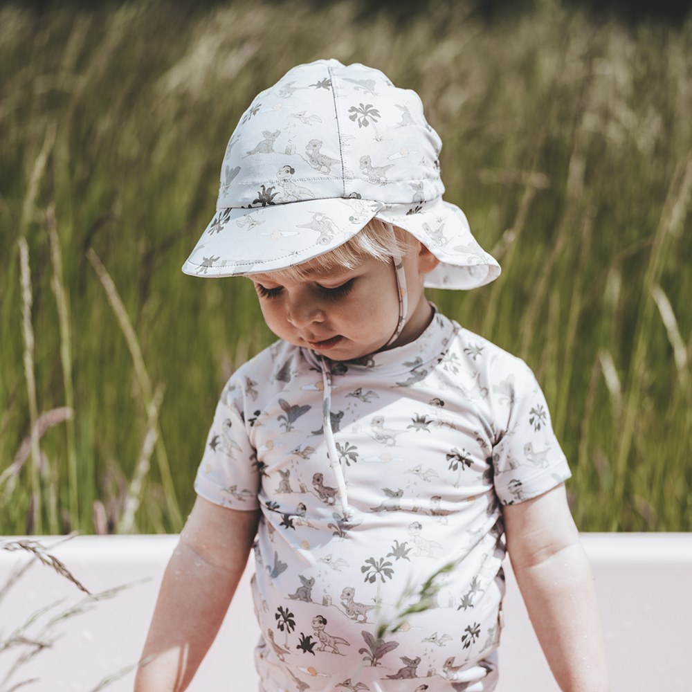 That's Mine Sami UV bade t-shirt - Dino esta - 85% Recycle polyester / 15% Elastane Buy Tøj||Badetøj||Udsalg||Alle||Forår & sommer '24||Dino esta||Liveshopping d. 11/6||Udsalg - tøj||alt minus sløjfe||5 for 399||5 for 399 - kæmpe bundle!||Påskebundle||Udsalg - badetøj||Summer Bundle||mette-sale||Dinosaurtøj & kostumer here.
