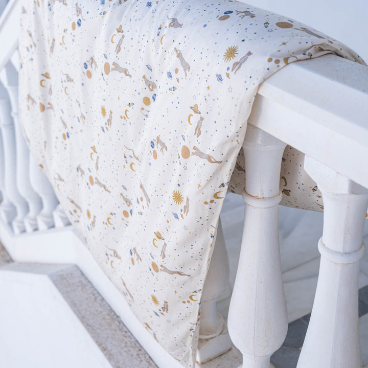 That's Mine Levi sengetøj - Leo espace - 100% Organic cotton Buy Sovetid||Sengetøj||Summer Sale||Alle||Forår og sommer 2025||Udsalg - Sovetid||alt minus sløjfe||Spring25||New in for the boys||Leo Espace||Udsalg - Forår & sommer '25 here.
