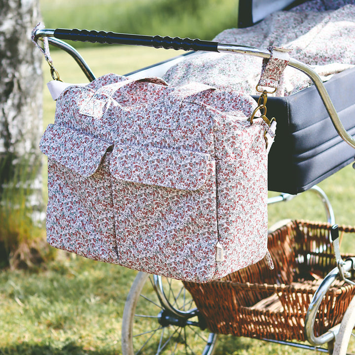 That's Mine Benne pusletaske - Bouquet rouge - Outer: 100% Recycled polyester Lining: 100% Polyester Buy Amning & pusletid||Pusle||Pusletasker||Nyheder||Alle||ForÄr & sommer '24||personale||Bouquet rouge||Influencer choice||alt minus slÞjfe||mette-sale here.
