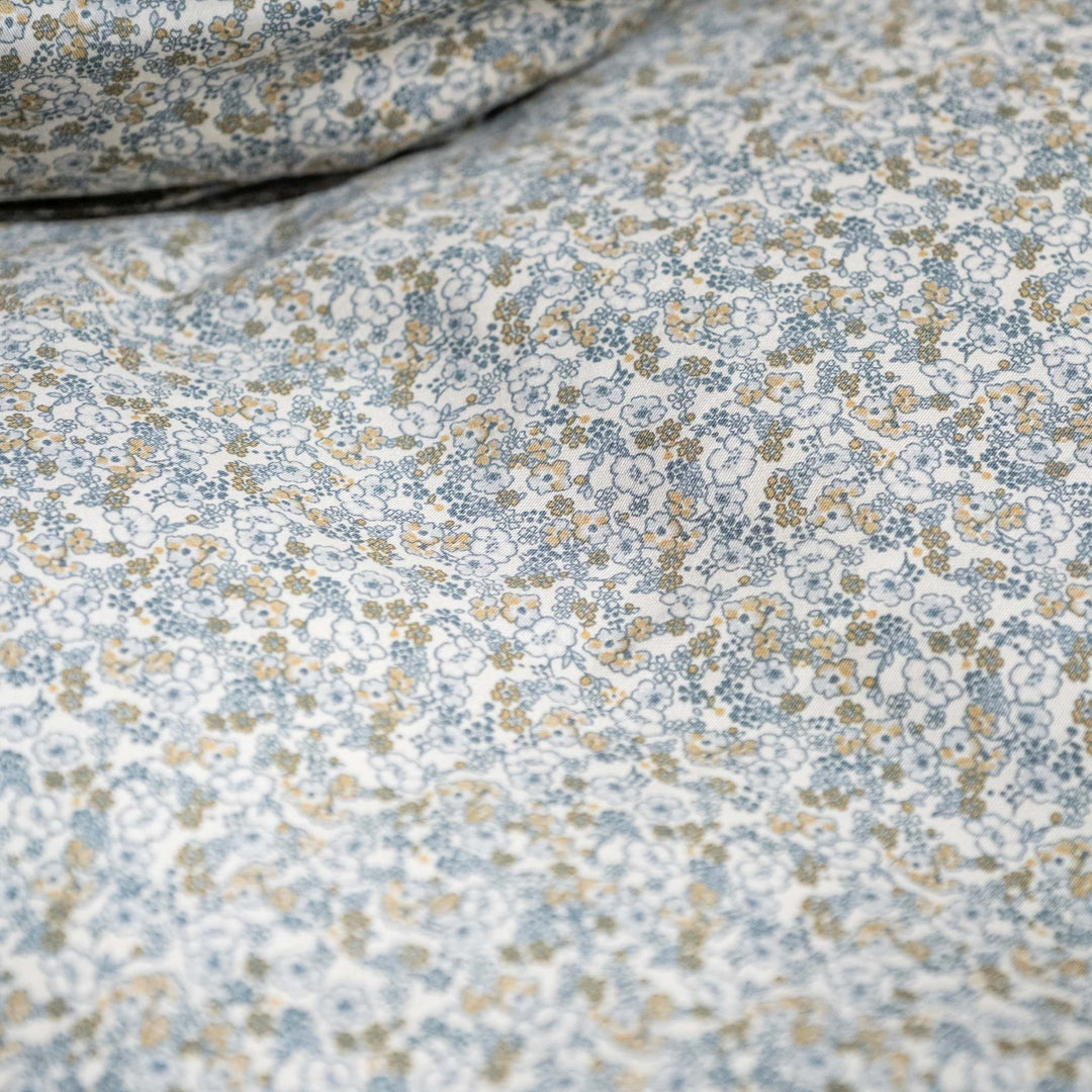 That's Mine Levi sengetøj - Bouquet bleu - 100% Organic cotton Buy Sovetid||Sengetøj||Udsalg||Alle||Forår & sommer '24||LIVESHOPPING D.2/5||Bouquet bleu||Sengetøjstilbud||Udsalg - Sovetid||alt minus sløjfe||Online exclusive here.