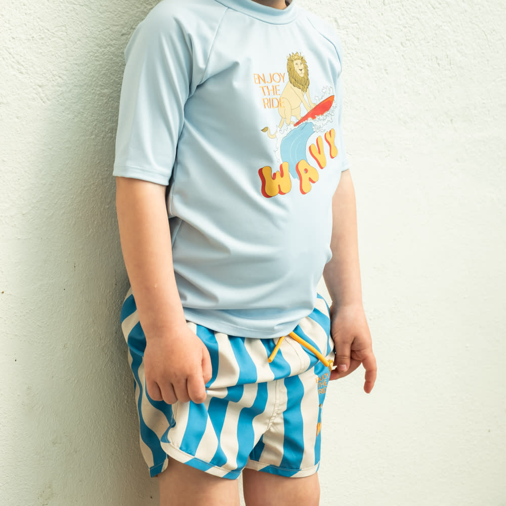 That's Mine Sami UV bade t-shirt - Wavy lion - 85% Recycle polyester / 15% Elastane Buy Badetøj||personale here.