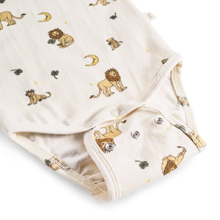 That's Mine Ellis bodystocking - Lion - 48% Organic cotton / 47% Modal / 5% Elastane Buy Bodystockings||Undertøj||personale||Basics here.