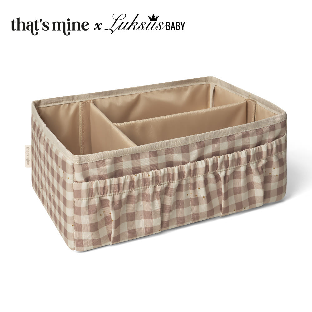 That's Mine Collab lily nursing organizer - Check - 100% Recycled polyester Buy Amning & pusletid||Pusle||Alle||personale||Pusleopbevaringskasser||Forår og sommer 2025||alt minus sløjfe here.