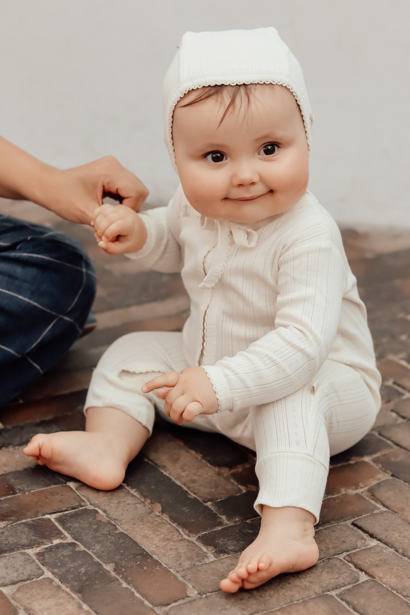 That's Mine Anna babyhjelm - Antique white - 100% Organic cotton Buy Tøj||Alle||Favoritter||personale||Baby hjelme||Influencer choice||alt minus sløjfe||NOOS||Antique white||mette-sale here.
