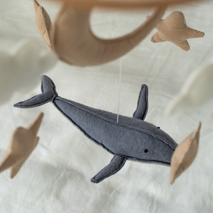 That's Mine Whale uro - Multi - 100% Polyester felt Buy Bolig & udstyr||Børneværelset||Uroer||Favoritter||personale||Gaver mellem 200 - 499 kr.||NOOS||noos u. 350 here.