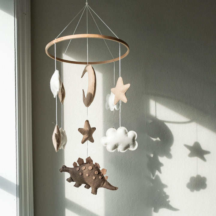 That's Mine Dinosaur uro - Multi - 100% Polyester felt Buy Bolig & udstyr||Børneværelset||Uroer||Alle||Favoritter||personale||Influencer choice||Gaver mellem 200 - 499 kr.||alt minus sløjfe||NOOS||mette-sale||Dinosaurtøj & kostumer||noos u. 350 here.