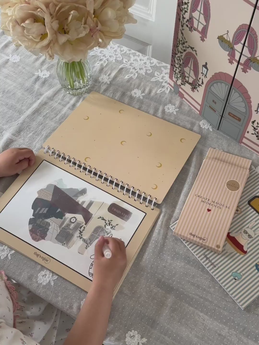 Drew water colouring book - Travel